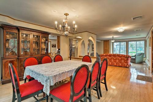 Masons Island Home With Balcony, Steps To Ocean