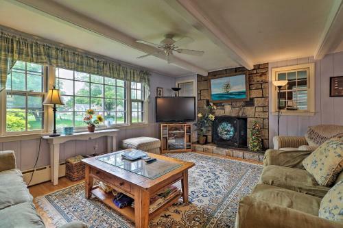 Saybrook Manor House, Walk To Cove Beach!