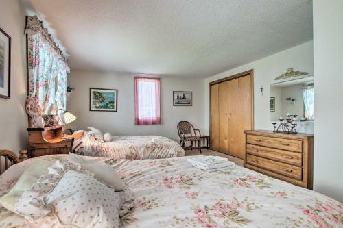 Niantic Getaway With Water Views - Walk To Beach