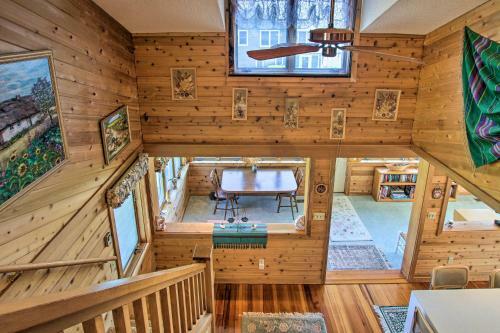 Niantic Getaway With Water Views - Walk To Beach