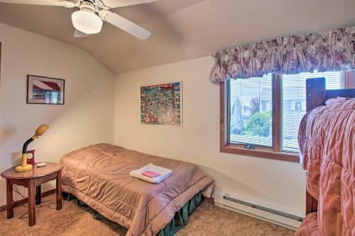 Niantic Getaway With Water Views - Walk To Beach