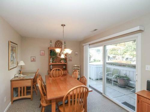 Sea Colony - 53060 Lakeshore