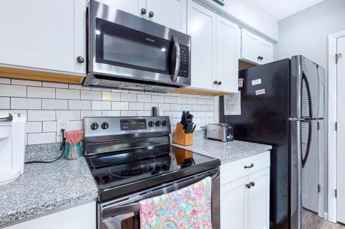 Sea Colony - 17001 Bayberry