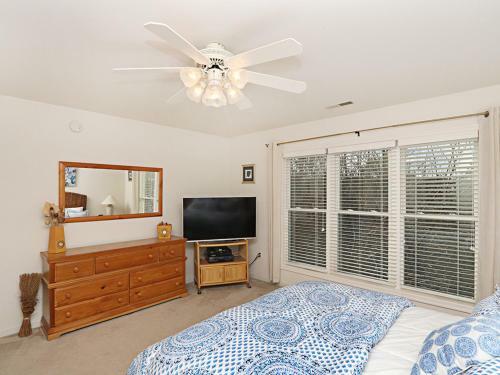 Sea Colony Pinewood III