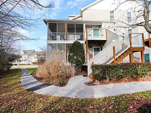 Sea Colony Pinewood III