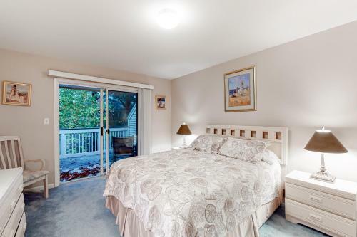 Sea Colony - 53010 Lakeshore