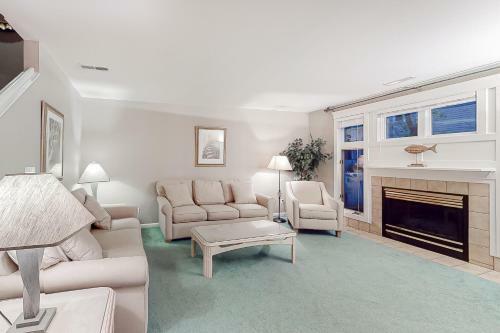 Sea Colony - 53010 Lakeshore