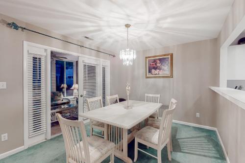 Sea Colony - 53010 Lakeshore