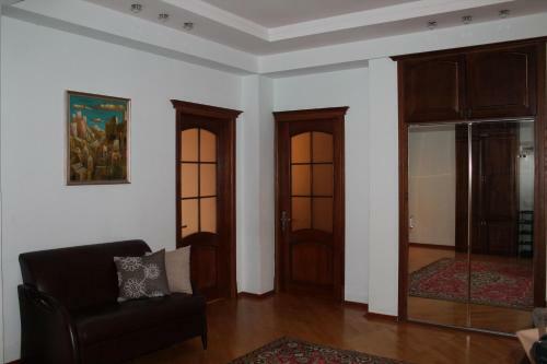 On Aga Neimatulla Street Apartment