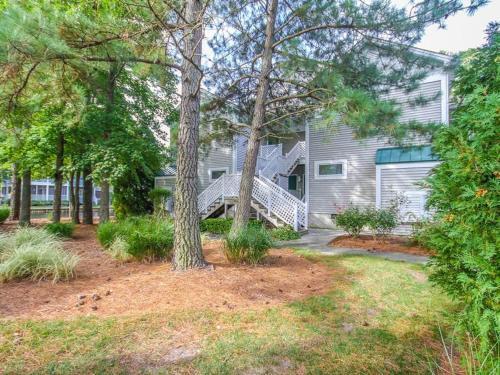 Sea Colony Tall Pines II