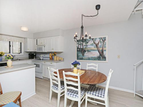 Sea Colony West Lake