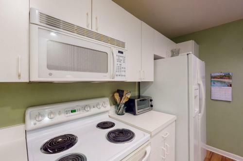 Sea Colony Whispering Pines III