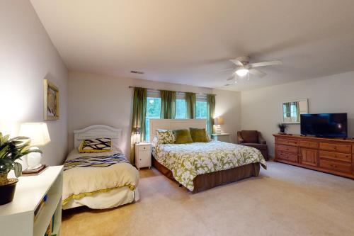 Forest Landing - 37114 Fairway