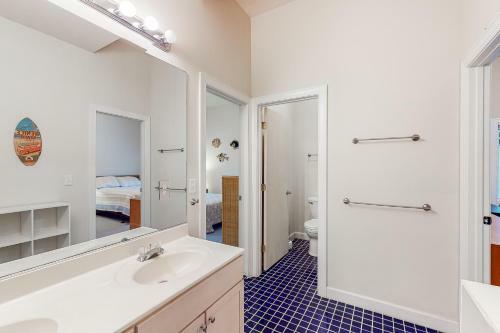 Quillens Point - 38759 Apple