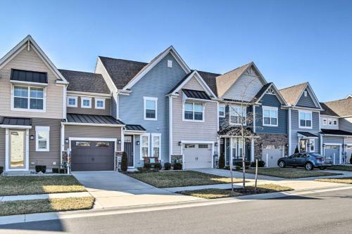 Charming Townhome With Patio, Less Than 5 Mi To Beach!