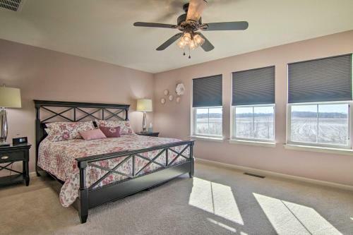 Charming Townhome With Patio, Less Than 5 Mi To Beach!