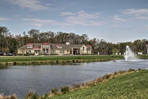 Charming Townhome With Patio, Less Than 5 Mi To Beach!