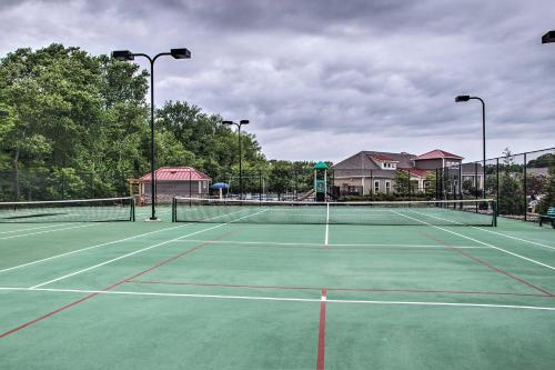 Charming Townhome With Patio, Less Than 5 Mi To Beach!