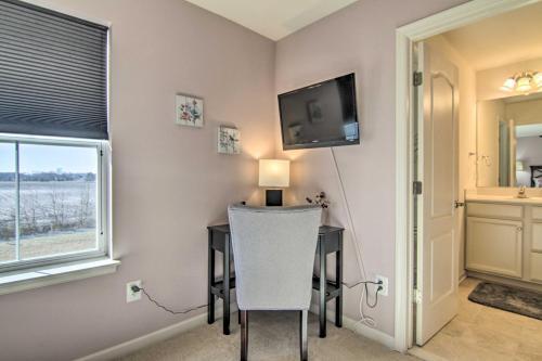 Charming Townhome With Patio, Less Than 5 Mi To Beach!