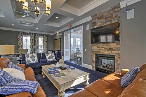 Charming Townhome With Patio, Less Than 5 Mi To Beach!