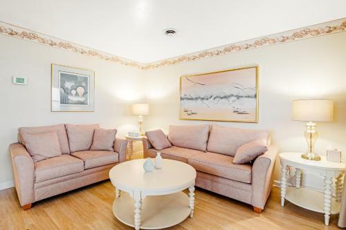 37534 Lighthouse Rd #202