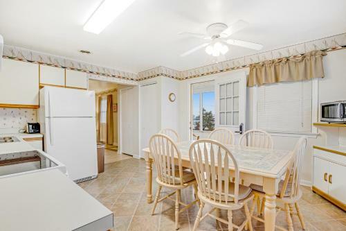 37534 Lighthouse Rd #202