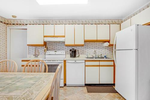 37534 Lighthouse Rd #202