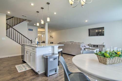 Modern Retreat With Pool Access And 4 Mi To Beach