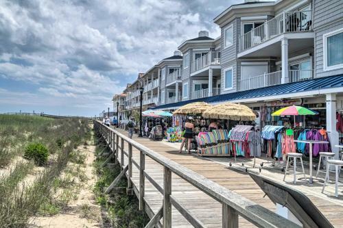 Modern Retreat With Pool Access And 4 Mi To Beach