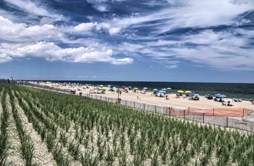 Modern Retreat With Pool Access And 4 Mi To Beach