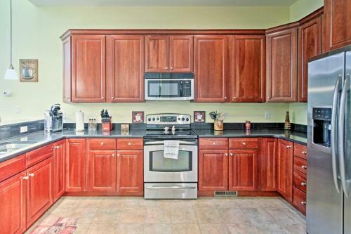 Selbyville Golf Course Home With Deck And Pool Access!