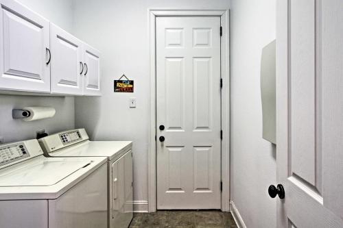 Selbyville Golf Course Home With Deck And Pool Access!