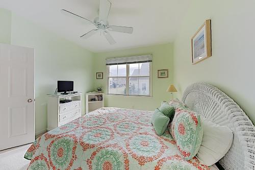 New Listing! Waterfront Home With Screened Porch Home