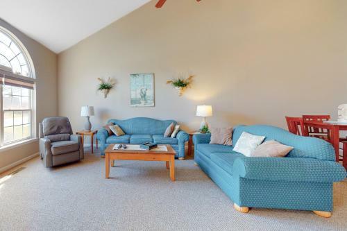 Bayview Landing - 37484 Oliver