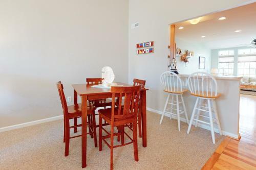 Bayview Landing - 37484 Oliver