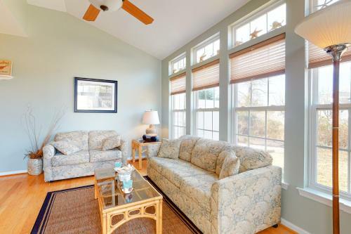 Bayview Landing - 37484 Oliver