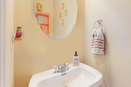 Bayview Landing - 37484 Oliver