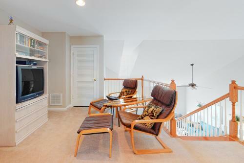 Bayview Landing - 37484 Oliver