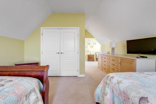 Bayside Resort - 36506 Wild Rose