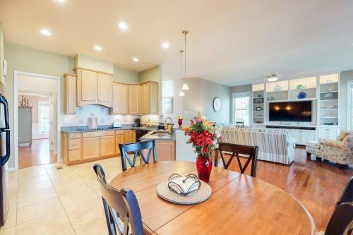 Bayside Resort - 36519 Wild Rose