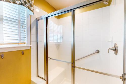 Bayside Resort - 36519 Wild Rose