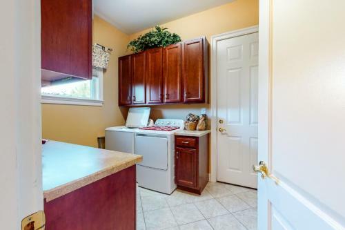 Bayside Resort - 36234 Sunflower