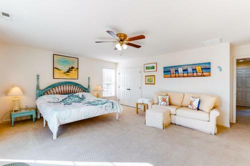 Bayview Landing - 38013 Bayview Circle