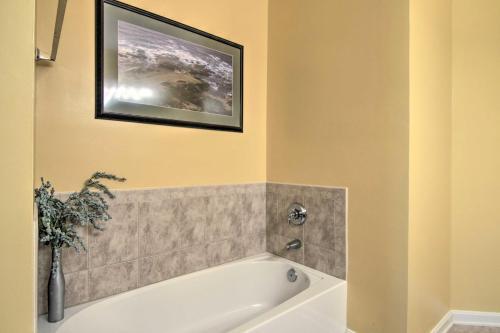 Villa Vivid And Sunny Escape - 4 Mi To Bethany Beach!