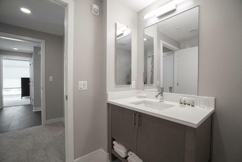 Waterfront Apartments 30 Day Rentals