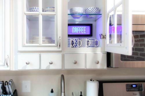 Apartamento ** Stacked Rowhome ** Up & Coming ** Convenience
