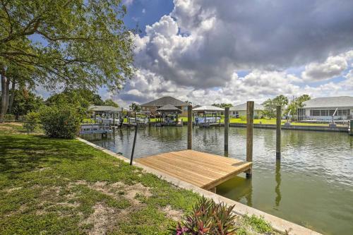 Updated Apollo Beach Home With New Dock And Hot Tub!