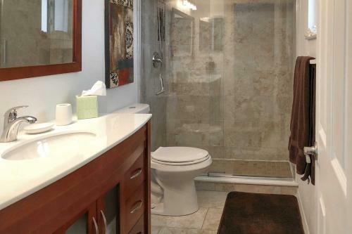 Updated Apollo Beach Home With New Dock And Hot Tub!