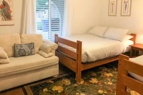 Updated Apollo Beach Home With New Dock And Hot Tub!