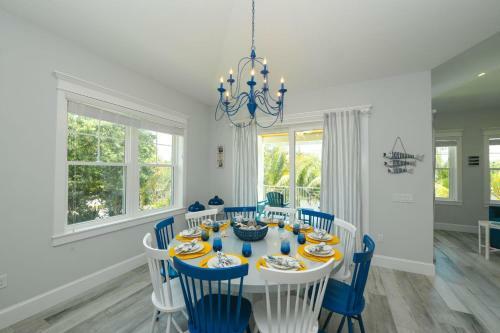 Anna Maria Beach House By Ami Locals